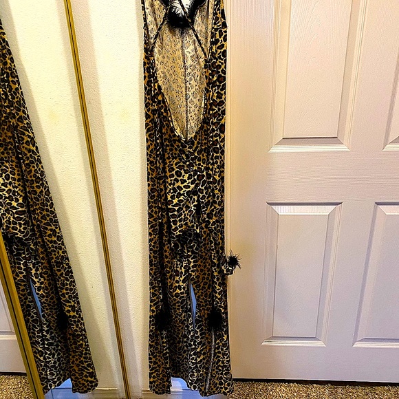 Halloween Costume!!! Full Leopard with Tail Fuzzy - Picture 2 of 5